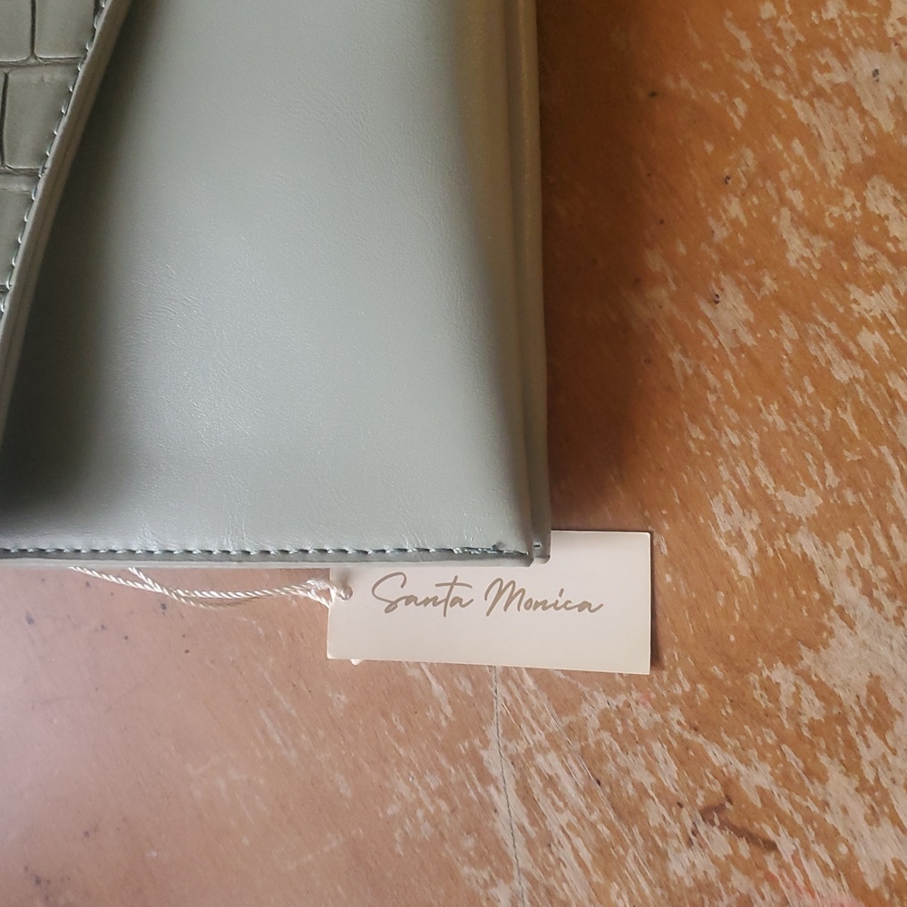 Santa Monica clutch nwt - Picture 2 of 9